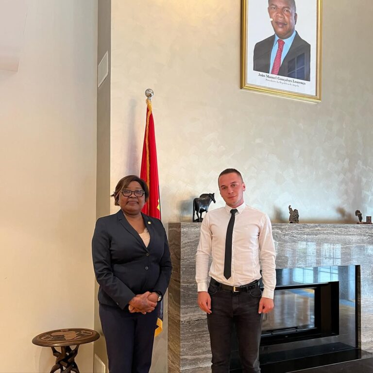 Sastanak u Ambasadi Angole Sastanak u Ambasadi Angole