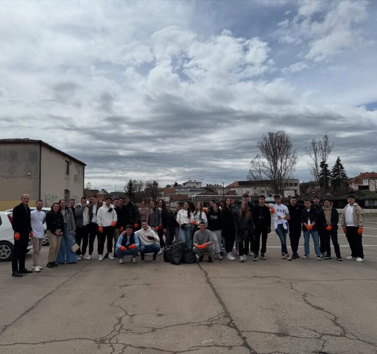 ŠKOLSKO DVORIŠTE I OBALA OČIŠĆENI